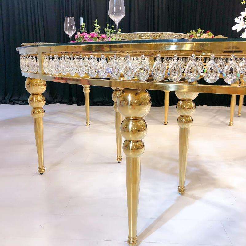 Golden Crystal - Embellished Round Banquet Table for Luxury Events