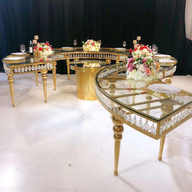 Golden Crystal - Embellished Round Banquet Table for Luxury Events