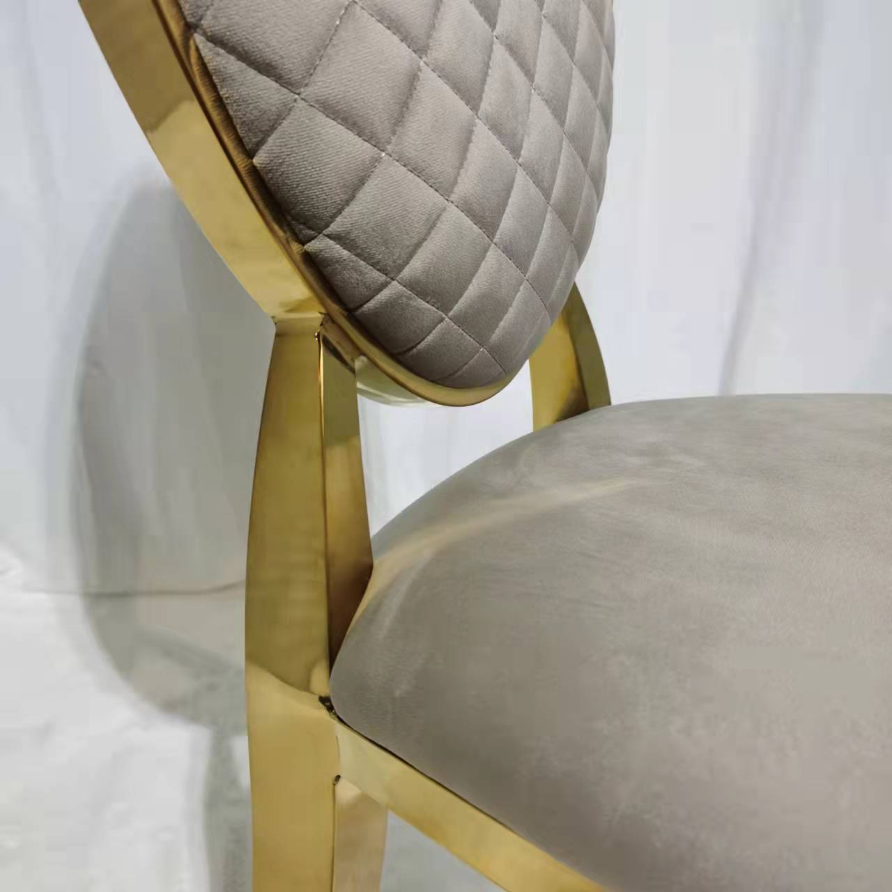 Light Gray Tufted Velvet & Gold Dining Chair - Oval Back Luxury Accent Chair