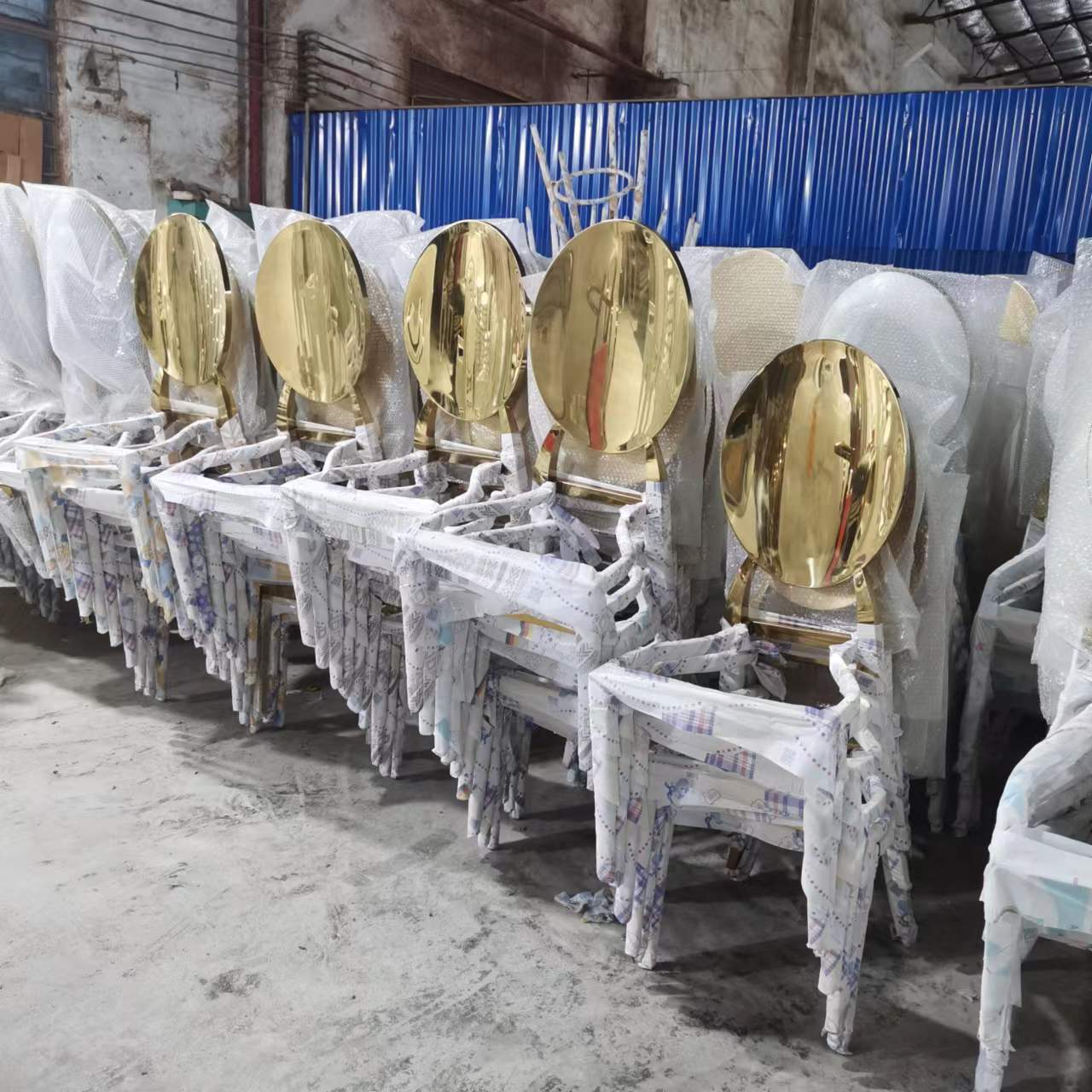 Gold Oval Frame Dining Chair - White Upholstered Seat | Luxury Accent Chair