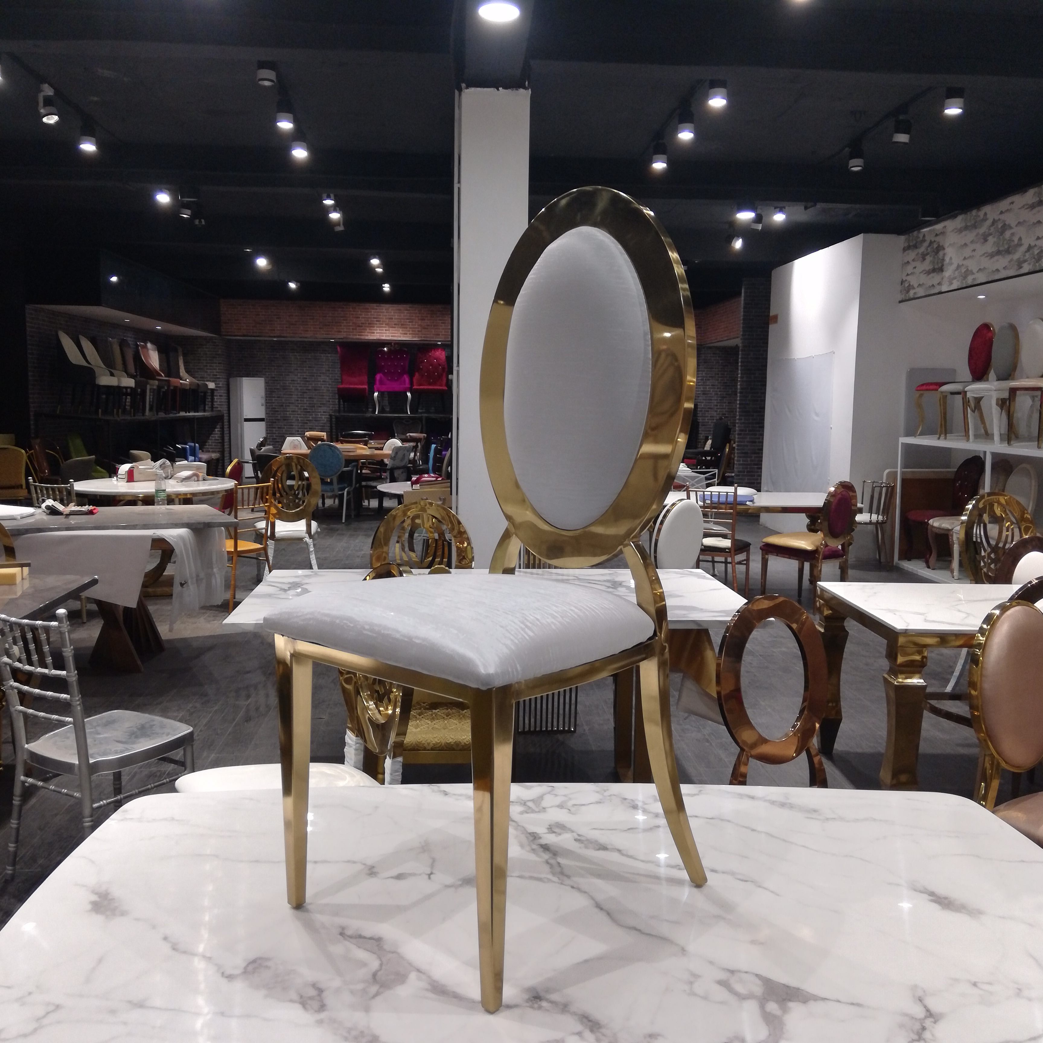 Gold Frame Oval Back Dining Chair - Light Gray Upholstered Seat | Luxury Chair