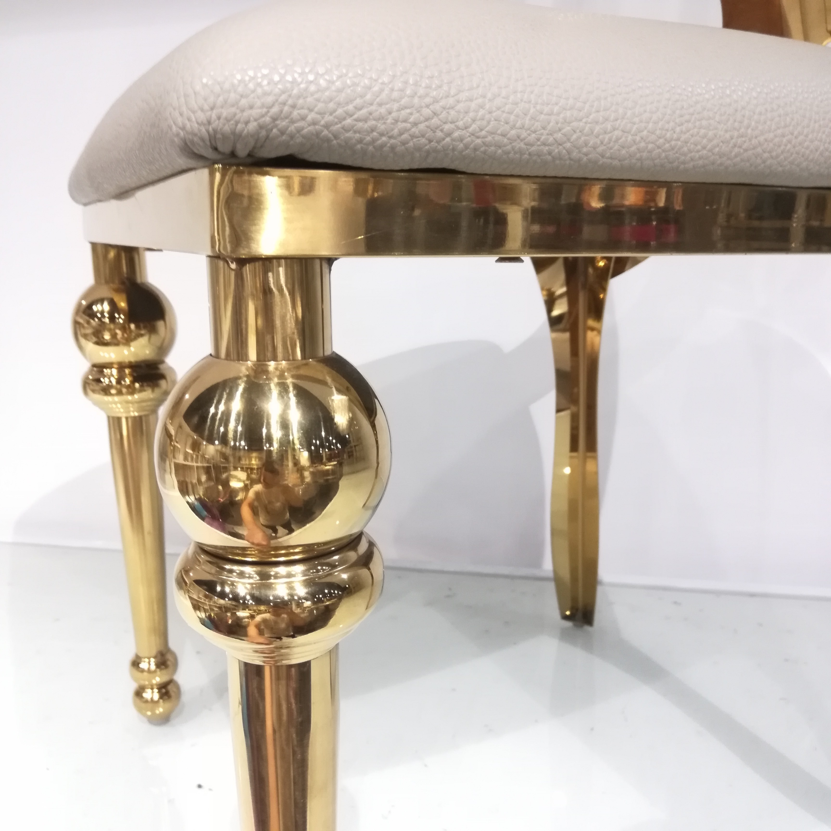 Gold Double-Ring Back Dining Chair - 350KG Capacity White Upholstered Luxury Accent Chair