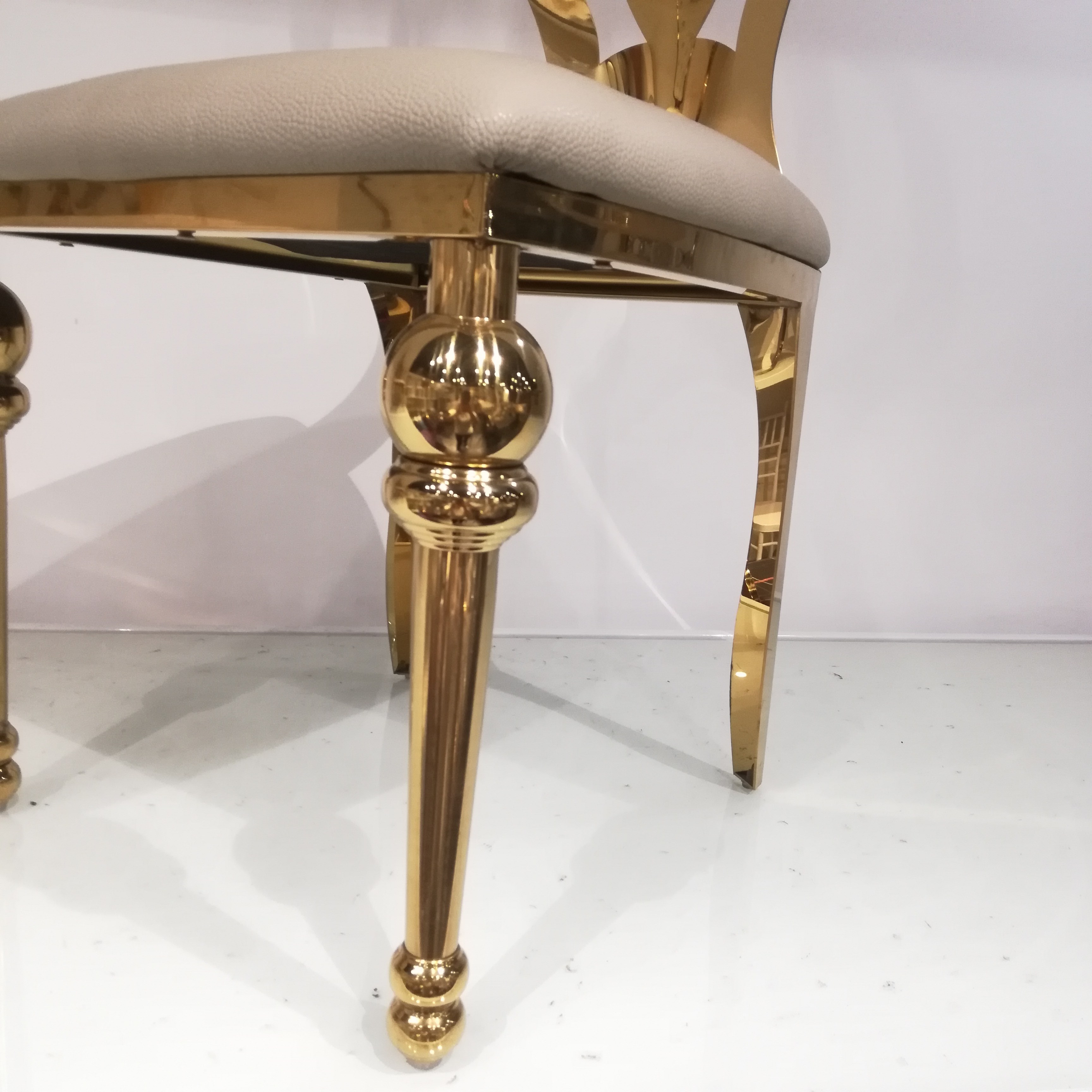 Gold Double-Ring Back Dining Chair - 350KG Capacity White Upholstered Luxury Accent Chair