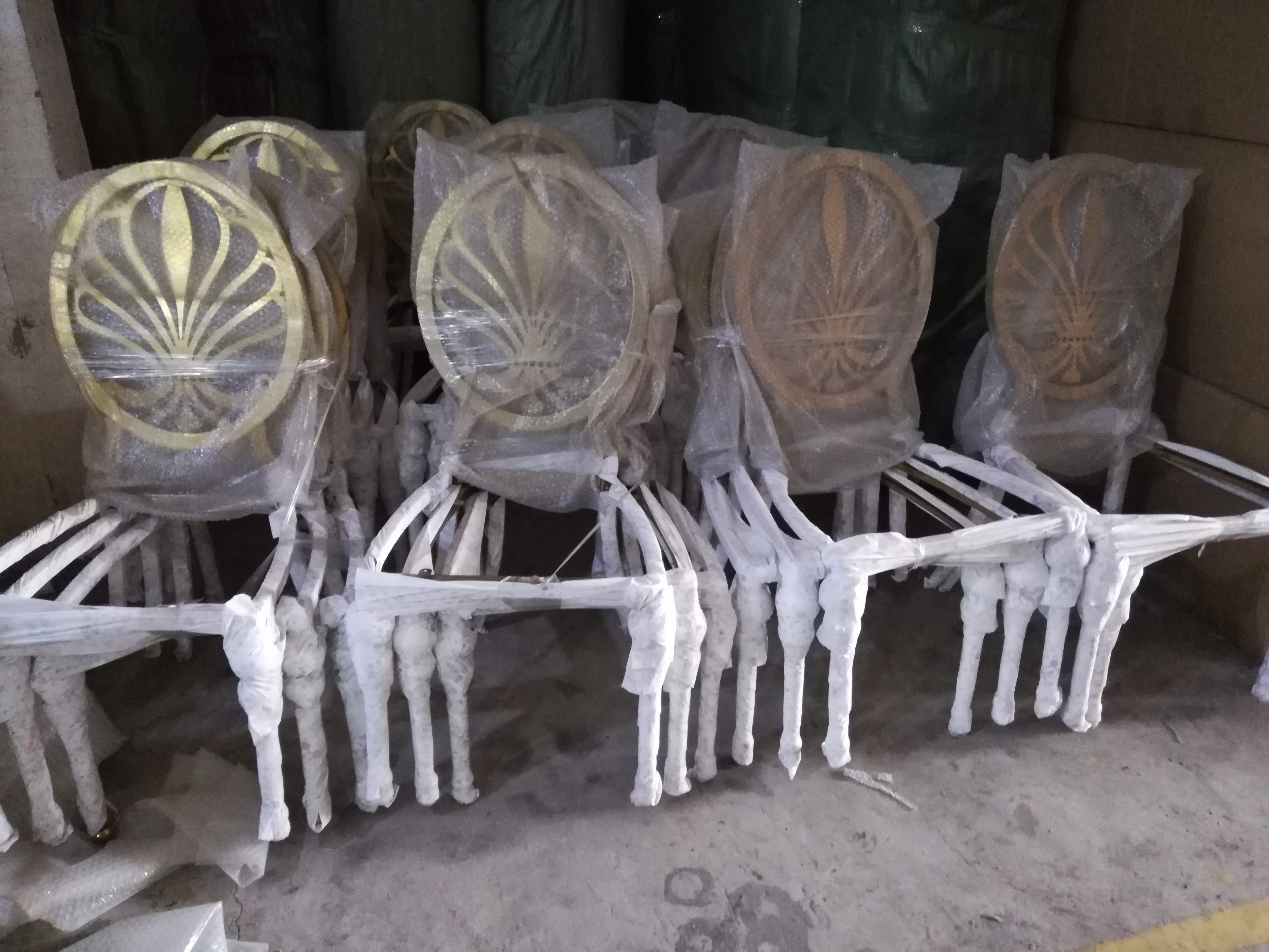 Gold Shell-Pattern Cutout Back Dining Chair - White Upholstered Luxury Accent Chair