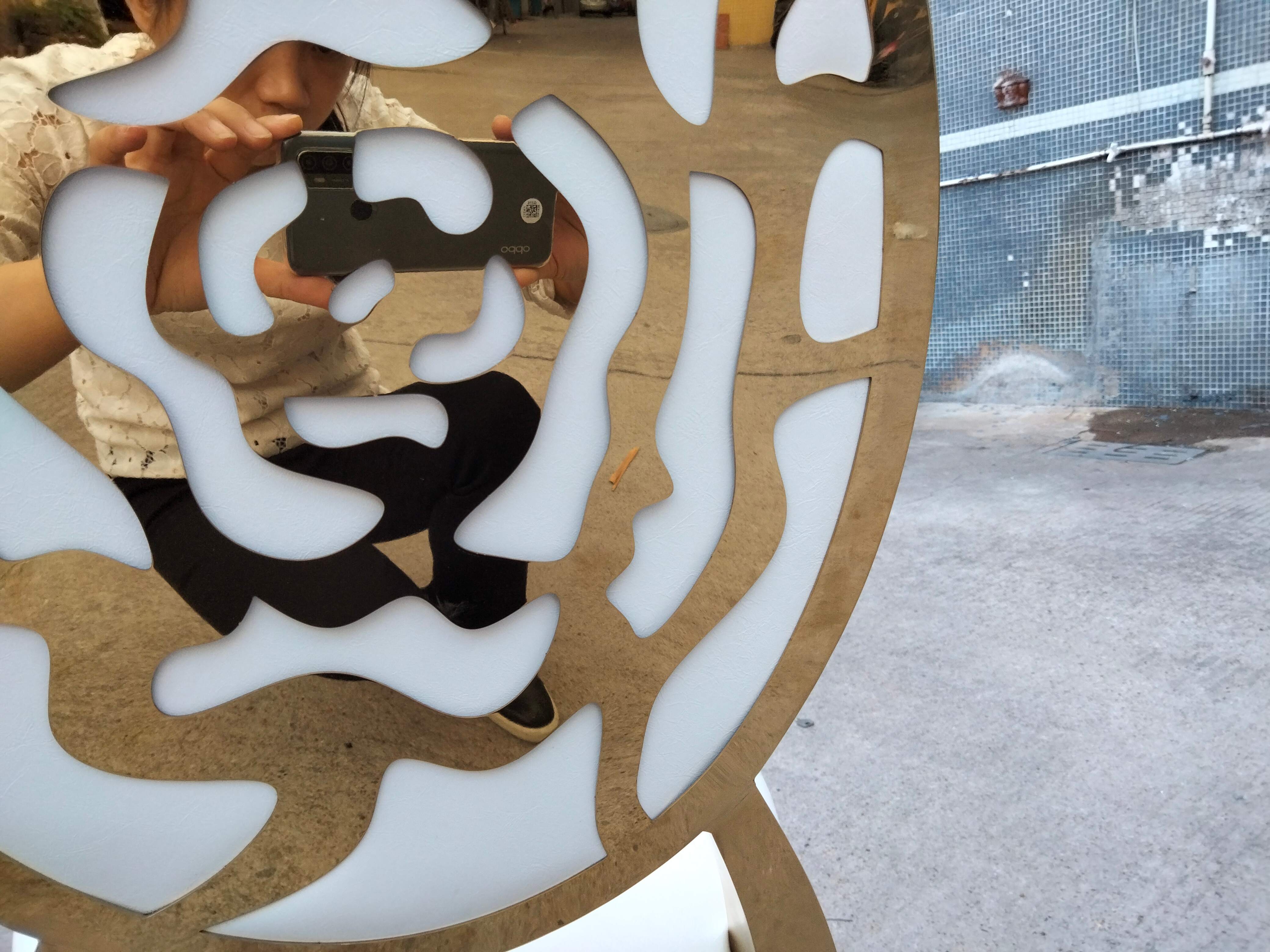 Gold Rose-Pattern Cutout Back Dining Chair - White Upholstered Luxury Accent Chair