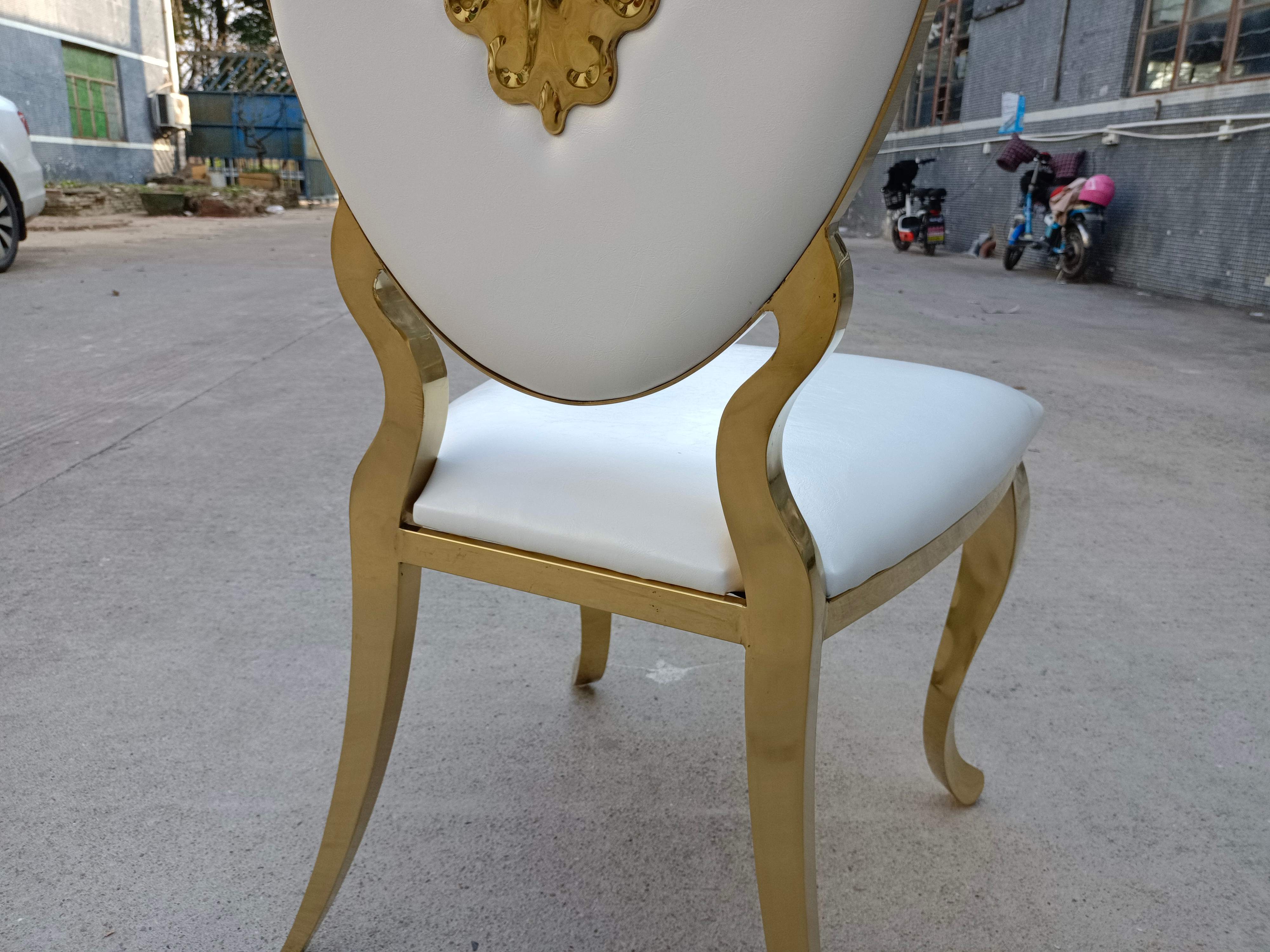 Gold Crest-Top Oval Back Cabriole Leg Dining Chair - White Upholstered Luxury Accent Chair