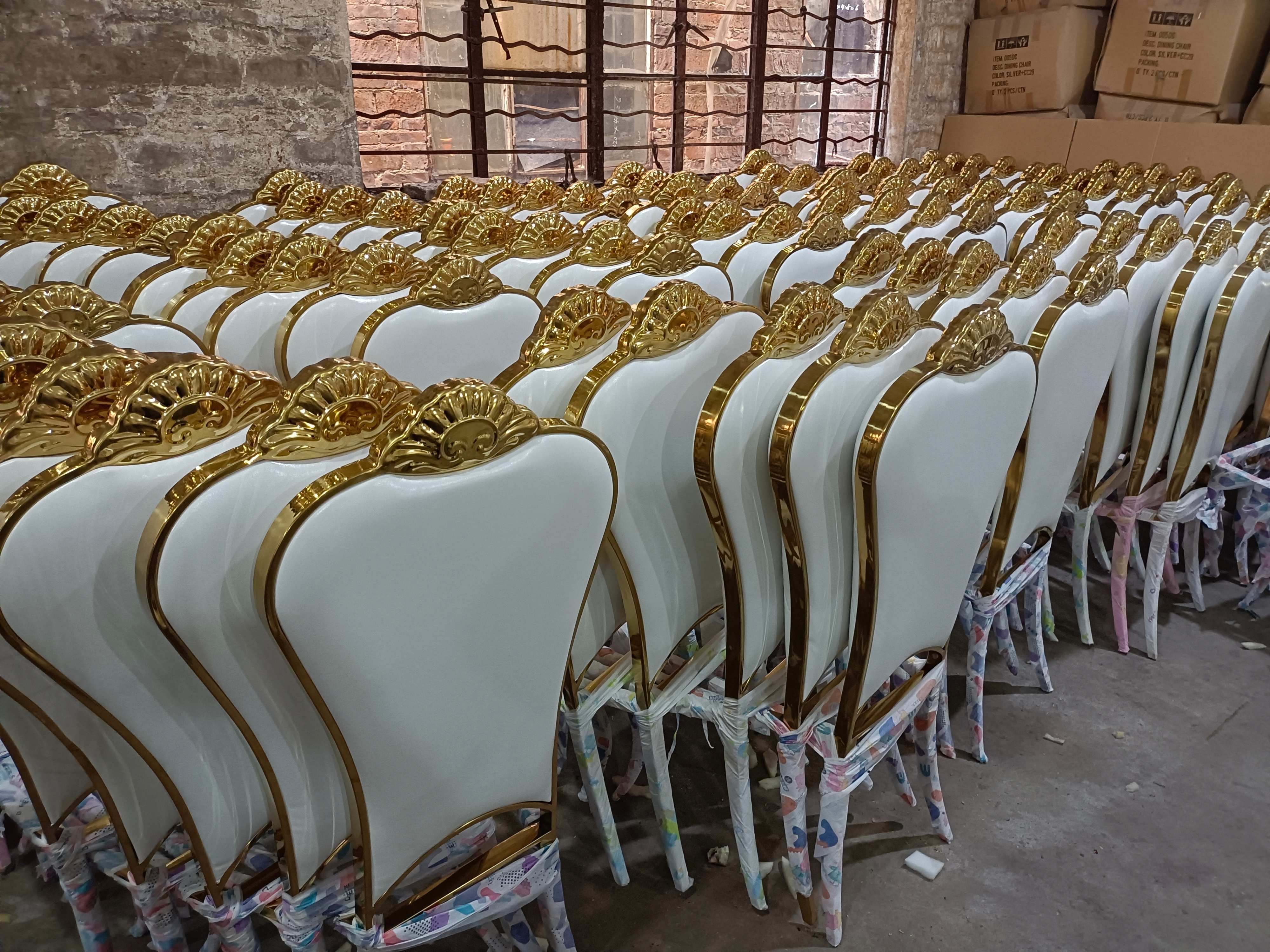 Gold Crest-Top Shield Back Cabriole Leg Dining Chair - White Upholstered Luxury Accent Chair