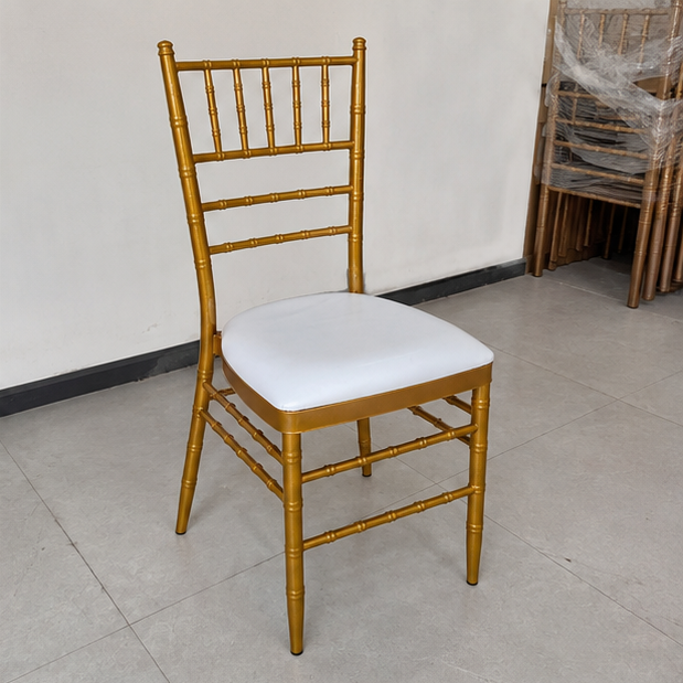 Classic Gold Chiavari Chair with Fixed White Cushion – Elegant Bamboo-Style Event Chair for Wedding 