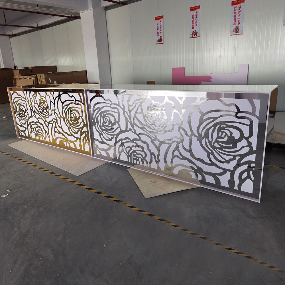 Gold Carved Luxury Event Bar – Custom Pattern Glass Top